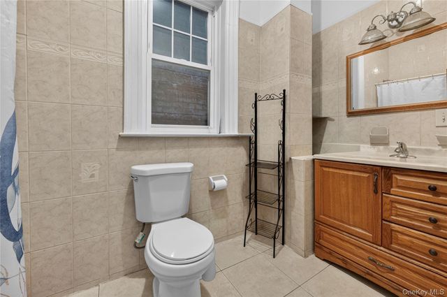 1543 Hollywood Avenue, Bronx, NY 10461