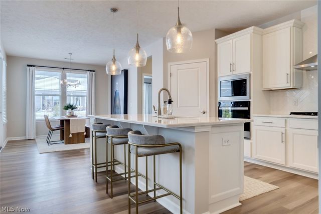 12827 Annabell Drive, Columbia Station, OH 44028