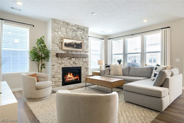 12827 Annabell Drive, Columbia Station, OH 44028