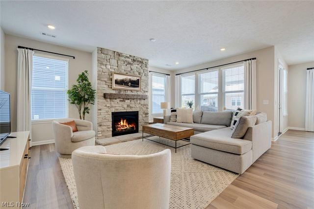 12827 Annabell Drive, Columbia Station, OH 44028