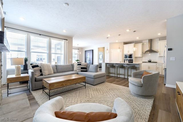 12827 Annabell Drive, Columbia Station, OH 44028