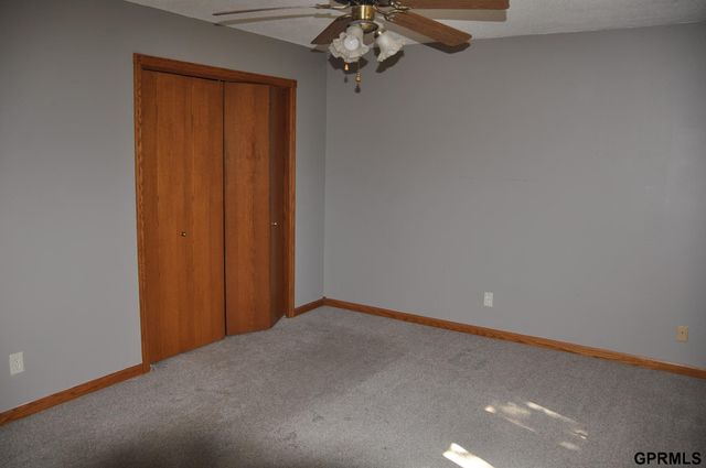 5511 N 93 Avenue Circle, Omaha, NE 68134