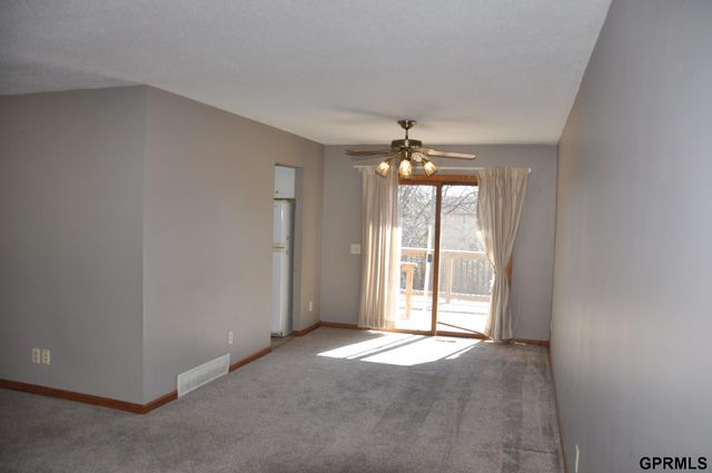 5511 N 93 Avenue Circle, Omaha, NE 68134