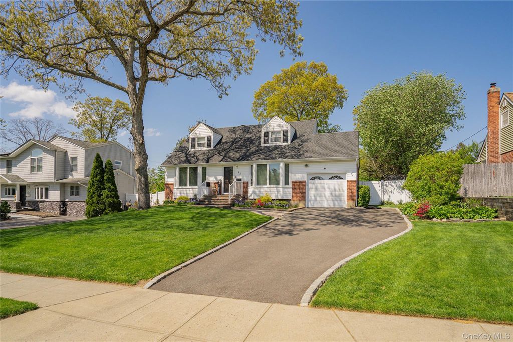 43 Genesee Drive, Commack, NY 11725 — photo 3