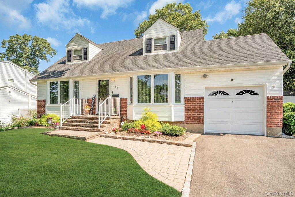 43 Genesee Drive, Commack, NY 11725 — photo 4
