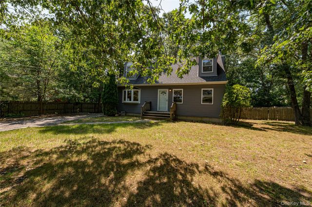 252 Oxhead Road, Centereach, NY 11720