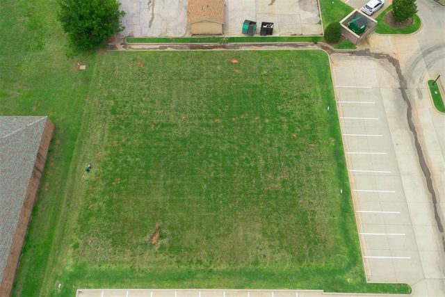 1428 N Mustang Road, Mustang, OK 73064