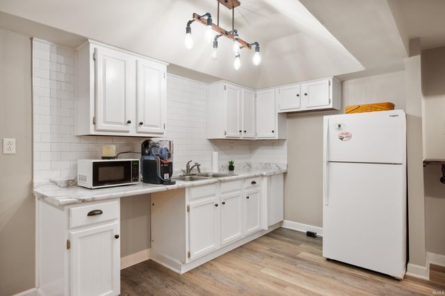 11400 E Gregory Road, Albany, IN 47320