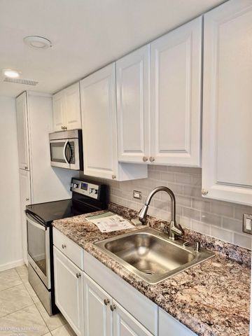 20 Chestnut Street, Wyandotte, MI 48192