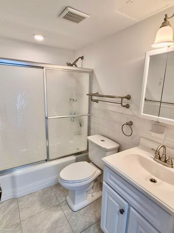 20 Chestnut Street, Wyandotte, MI 48192