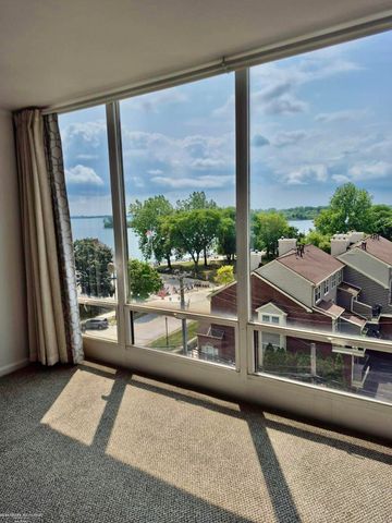 20 Chestnut Street, Wyandotte, MI 48192