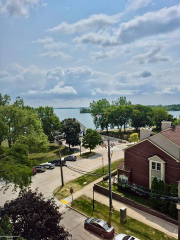 20 Chestnut Street, Wyandotte, MI 48192
