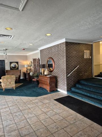 20 Chestnut Street, Wyandotte, MI 48192