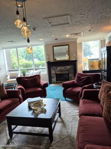 20 Chestnut Street, Wyandotte, MI 48192