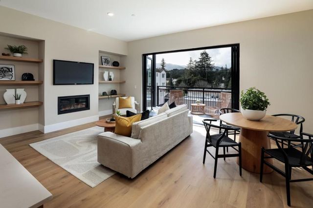 389 First Street 31, Los Altos, CA 94022