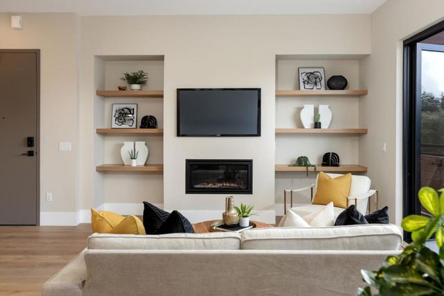 389 First Street 31, Los Altos, CA 94022