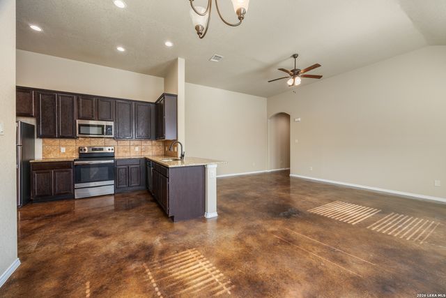 318 EMMA DR, New Braunfels, TX 78130
