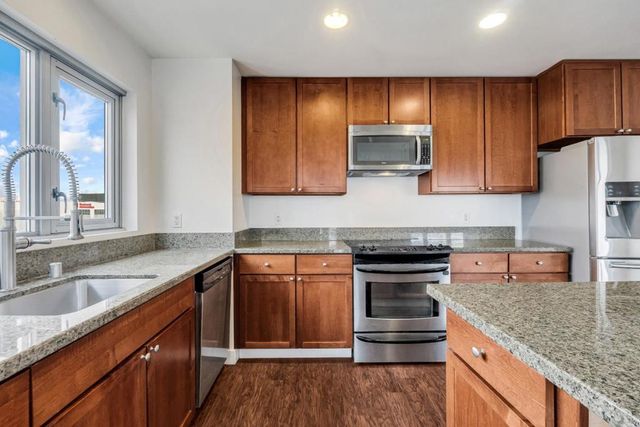 175 W Saint James Street 1308, San Jose, CA 95110