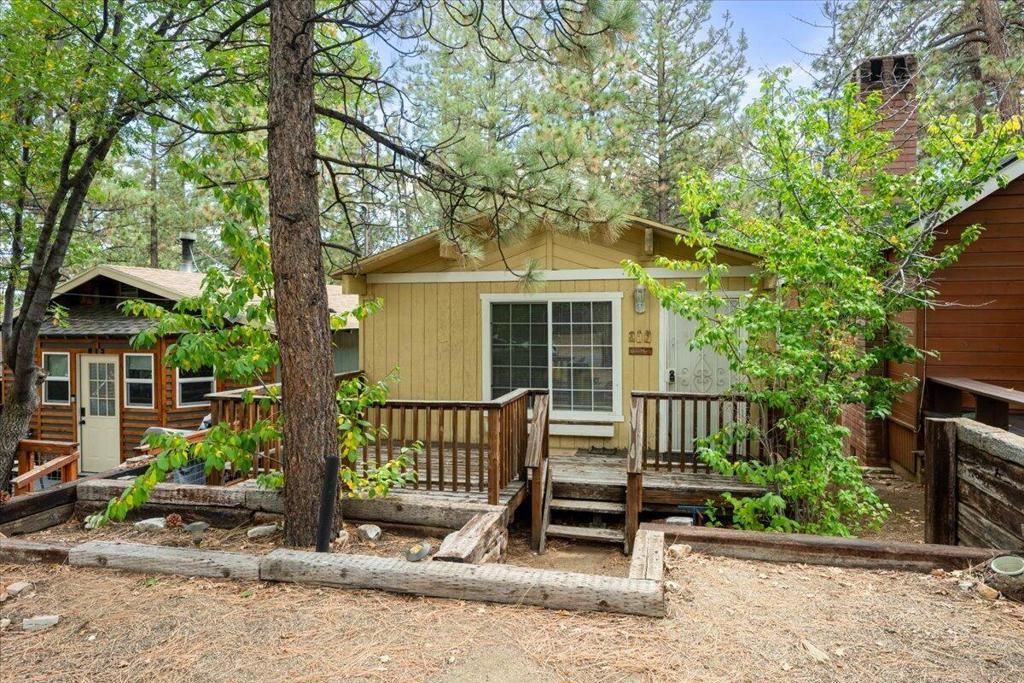 817 Maple Lane, Sugarloaf, CA 92386