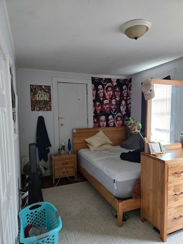 68 Gore St 3, Cambridge, MA 02141