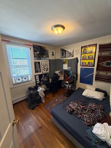 68 Gore St 3, Cambridge, MA 02141
