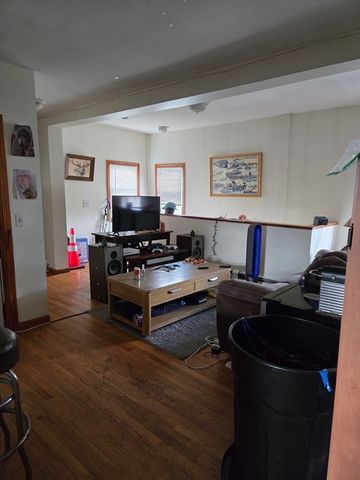 68 Gore St 3, Cambridge, MA 02141