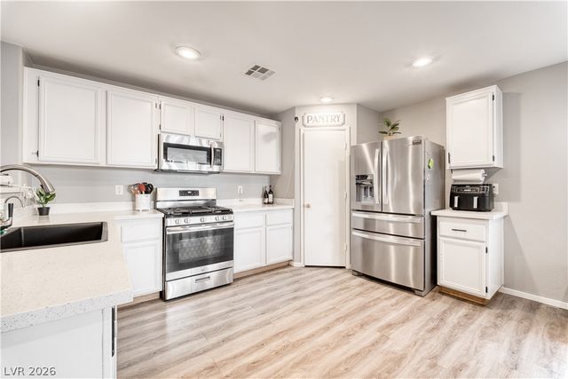 4533 Sunday River Street, Las Vegas, NV 89122