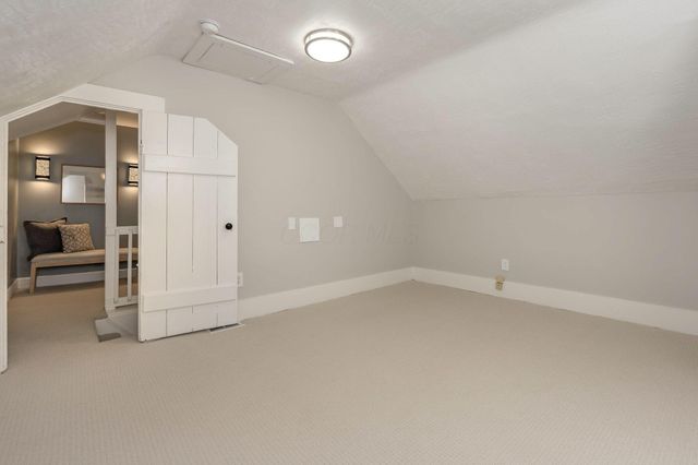 110 Concord Place, Columbus, OH 43206