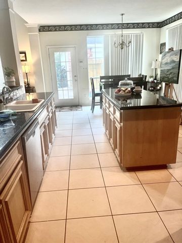 308 Pinnacle Cove Court, League City, TX 77573