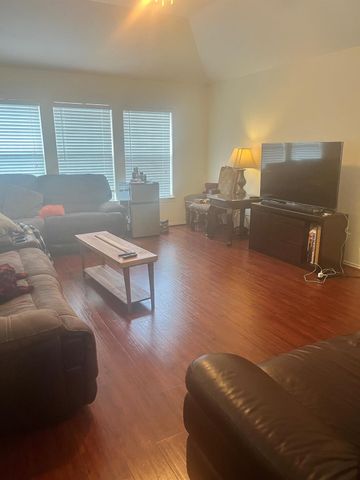 308 Pinnacle Cove Court, League City, TX 77573