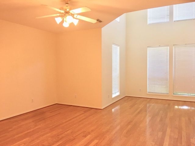308 Pinnacle Cove Court, League City, TX 77573