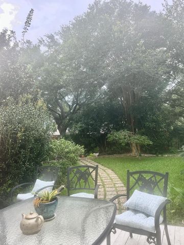 308 Pinnacle Cove Court, League City, TX 77573