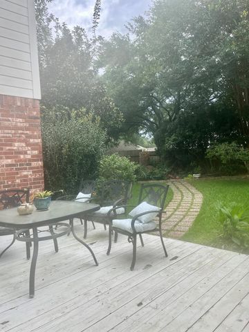 308 Pinnacle Cove Court, League City, TX 77573