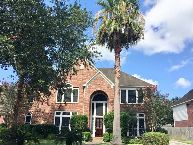 308 Pinnacle Cove Court, League City, TX 77573