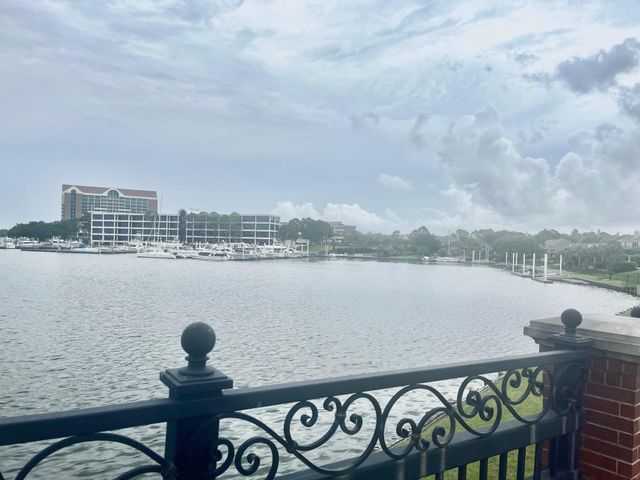 308 Pinnacle Cove Court, League City, TX 77573