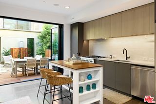 744 Brooks Avenue, Venice, CA 90291
