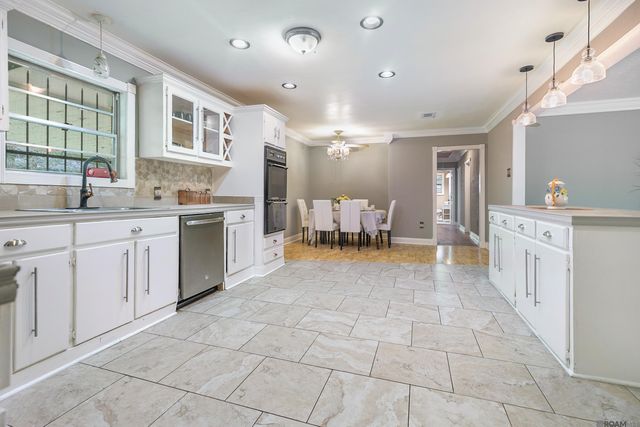 924 Valcour Dr, Baton Rouge, LA 70806