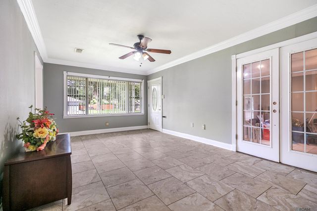 924 Valcour Dr, Baton Rouge, LA 70806