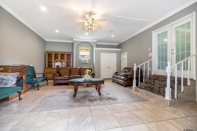 924 Valcour Dr, Baton Rouge, LA 70806