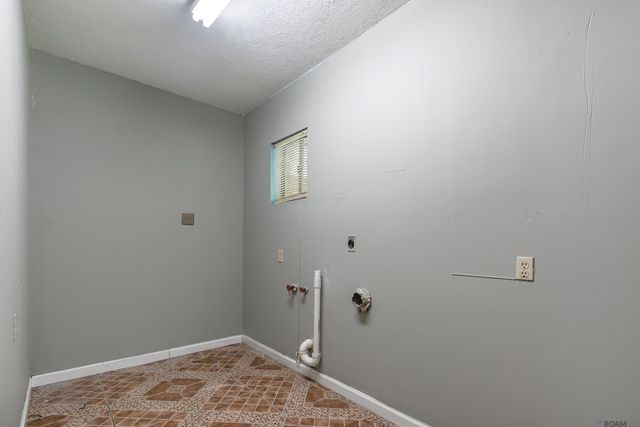 924 Valcour Dr, Baton Rouge, LA 70806