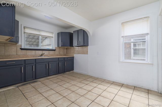 9575 Longacre Street, Detroit, MI 48227
