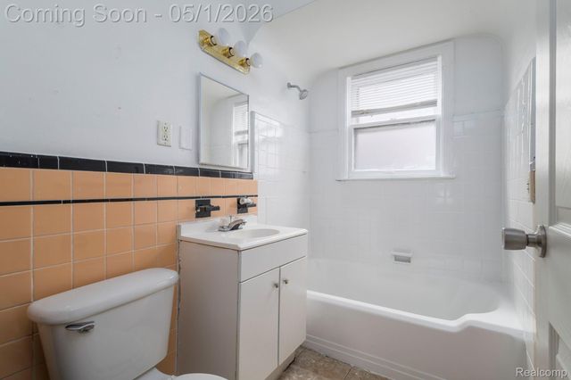 9575 Longacre Street, Detroit, MI 48227
