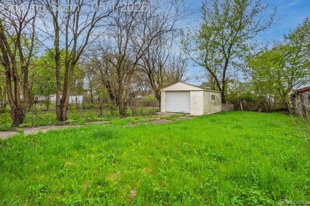 9575 Longacre Street, Detroit, MI 48227