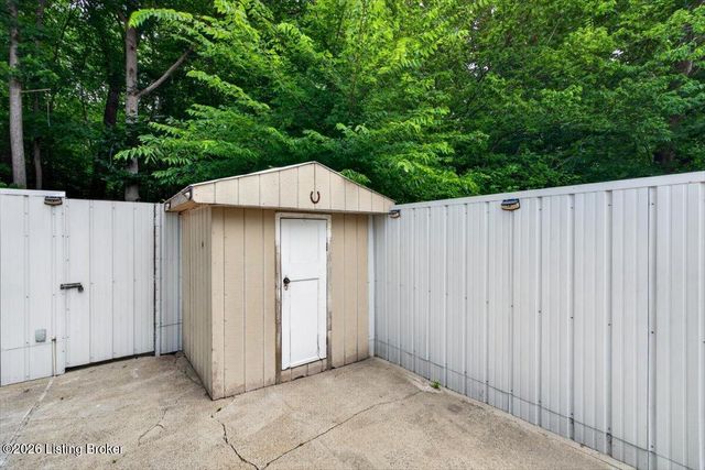3501 Bonaventure Blvd, Louisville, KY 40219