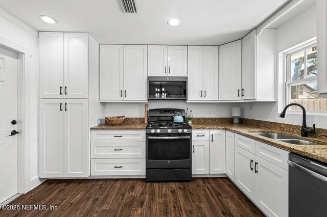 1306 2ND Avenue N, Jacksonville Beach, FL 32250