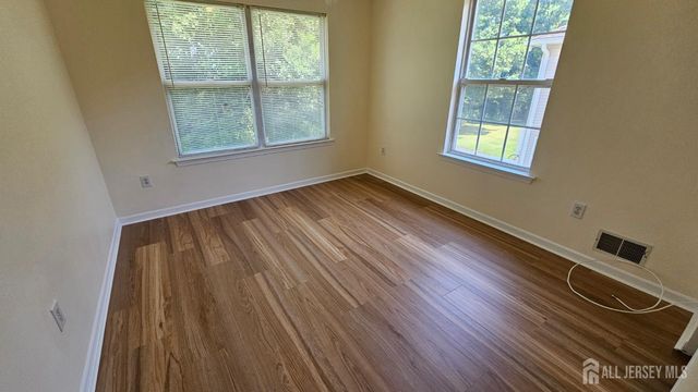 405 Cobblestone Court, South Brunswick, NJ 08852