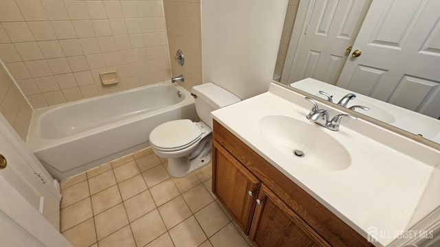 405 Cobblestone Court, South Brunswick, NJ 08852