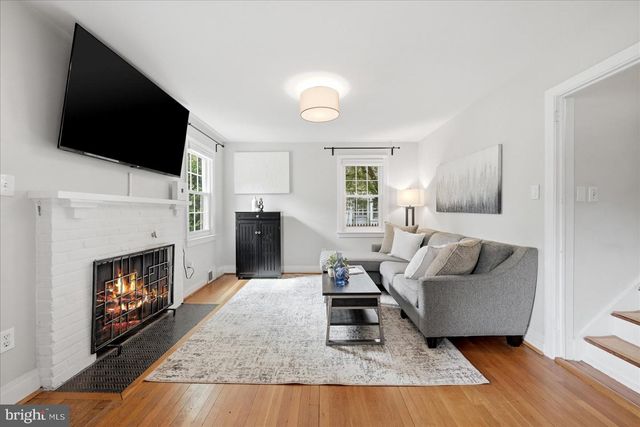 2916 BROOK DR, Falls Church, VA 22042