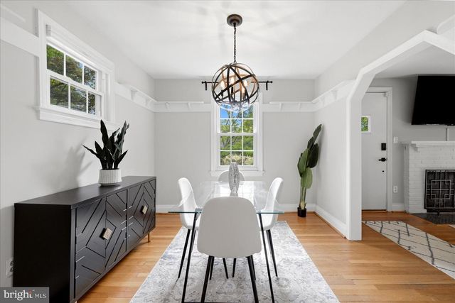 2916 BROOK DR, Falls Church, VA 22042