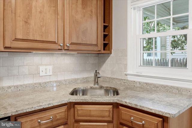 2916 BROOK DR, Falls Church, VA 22042